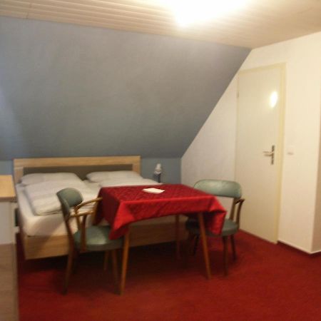 Waldpension Zum Felsenkeller Lichtenfels-Sachsenberg ภายนอก รูปภาพ