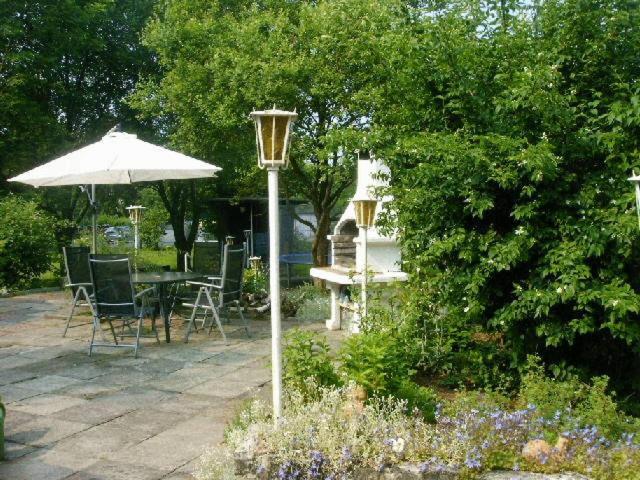 Waldpension Zum Felsenkeller Lichtenfels-Sachsenberg ภายนอก รูปภาพ