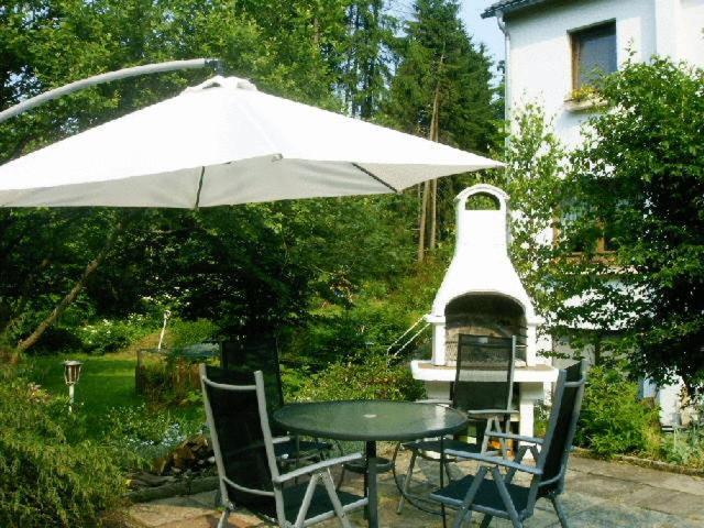 Waldpension Zum Felsenkeller Lichtenfels-Sachsenberg ภายนอก รูปภาพ