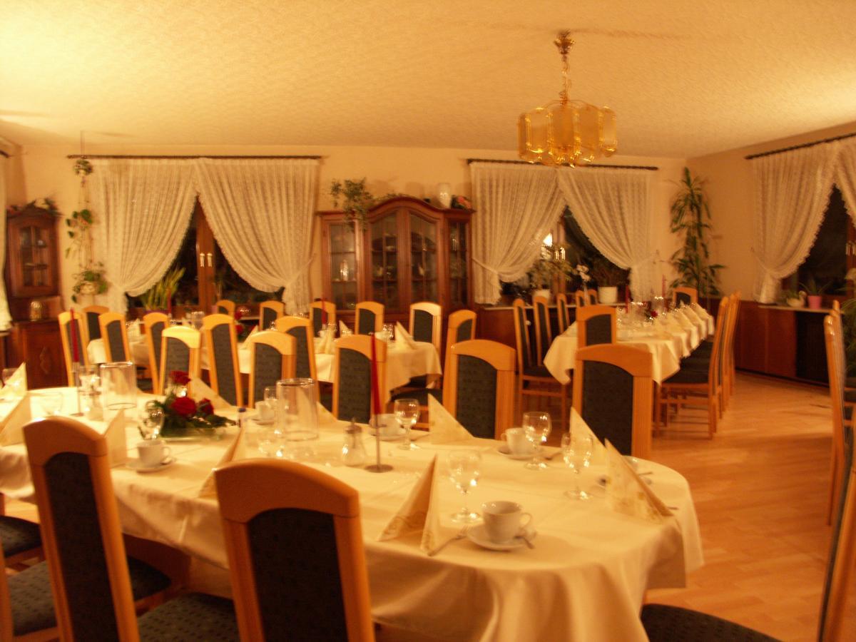 Waldpension Zum Felsenkeller Lichtenfels-Sachsenberg ภายนอก รูปภาพ